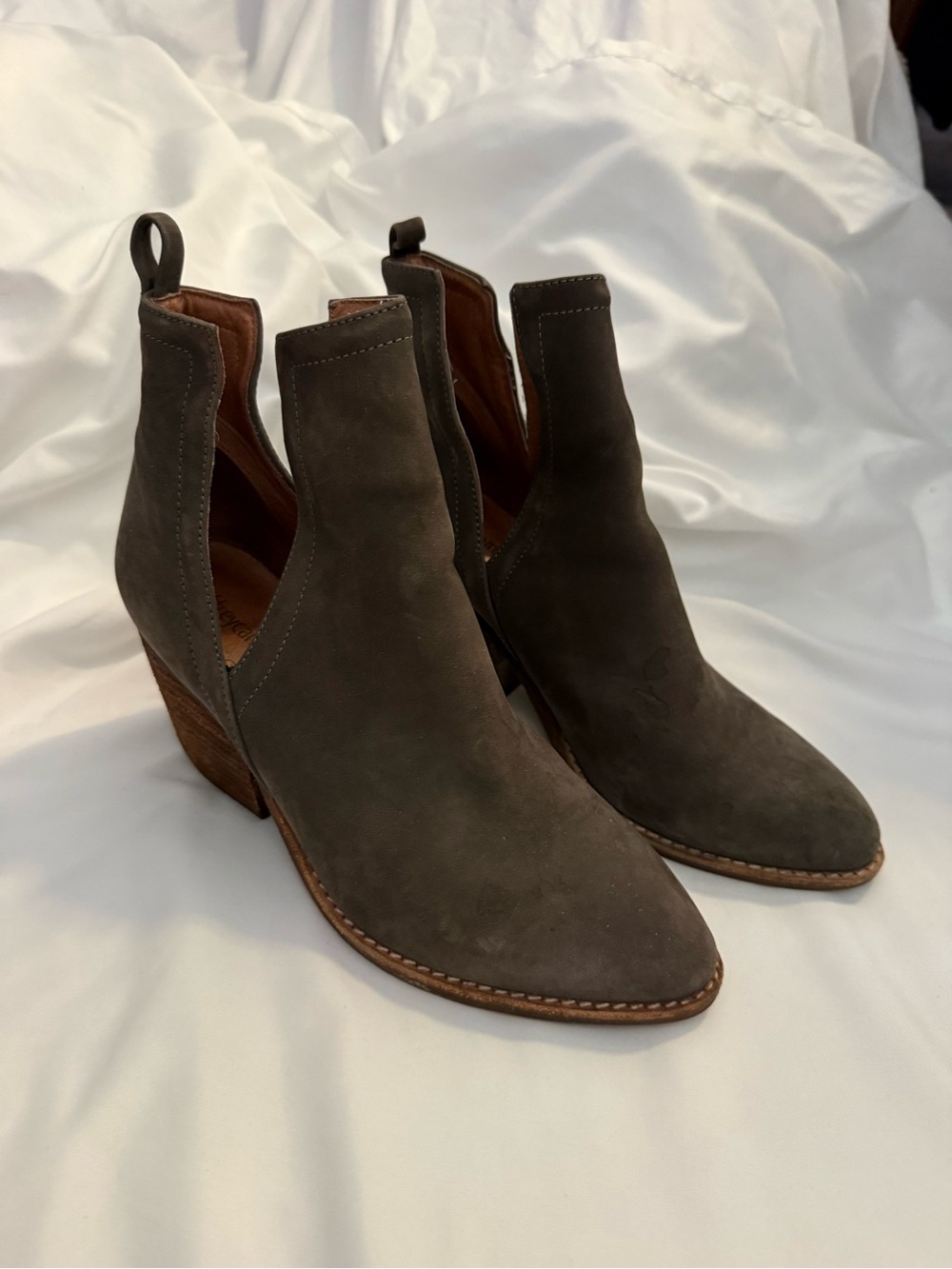 EUC Jeffrey Campbell Orwell Cutout Suede Ankle Boots
